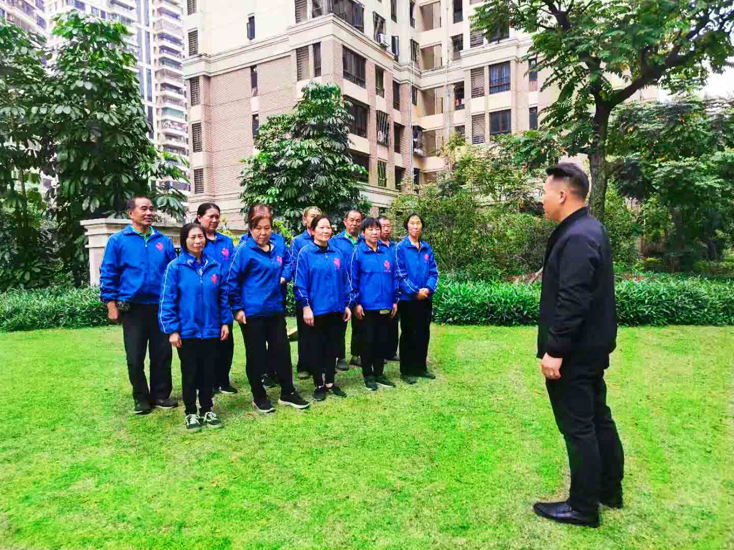 小區(qū)綠化養(yǎng)護(hù)